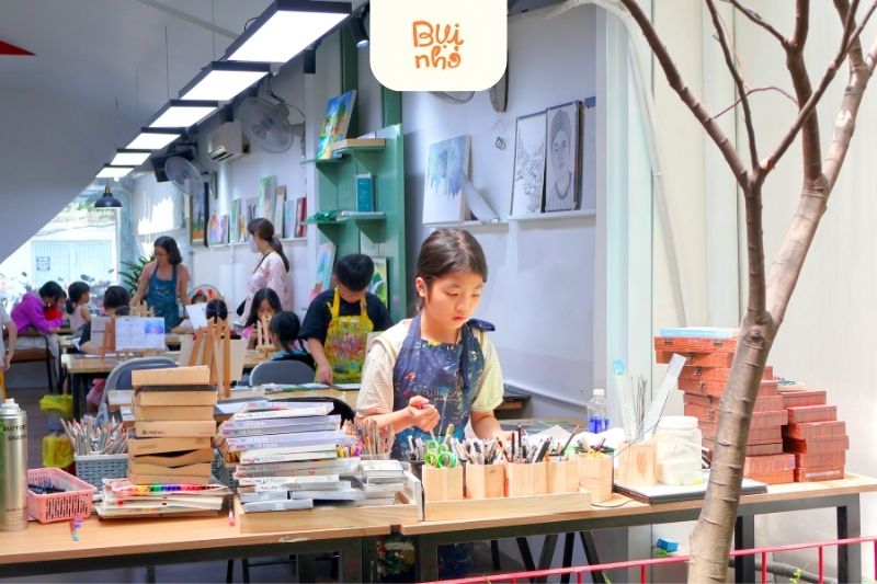 Bé rèn được nhiều kỹ năng mềm ngoài kỹ năng vẽ