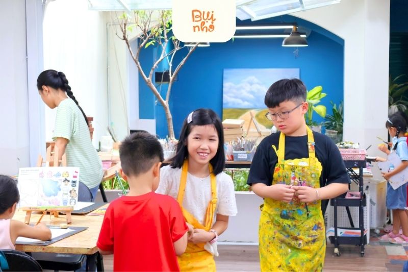 Cách Bụi Nhỏ giúp bé giữ được hứng thú với việc vẽ