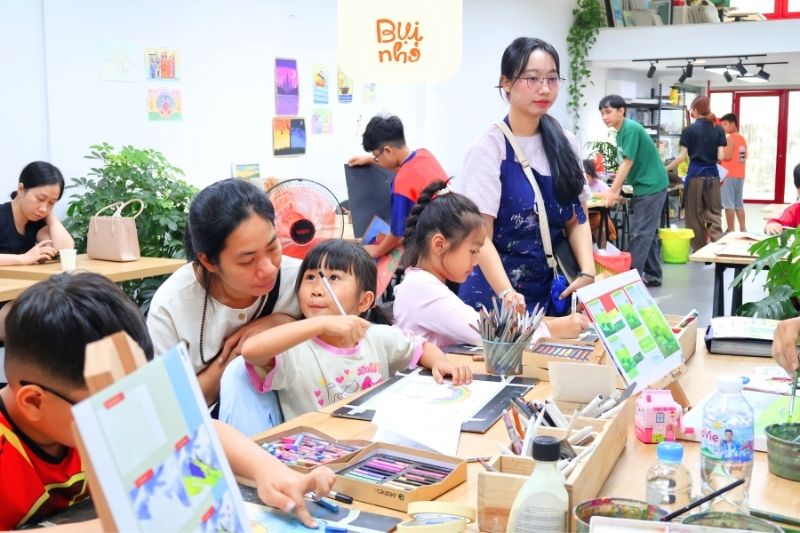 Đội ngũ giáo viên lớp dạy vẽ cho bé quận Gò Vấp