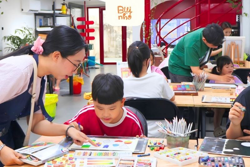 Đội ngũ giáo viên luôn đồng hành cùng bé