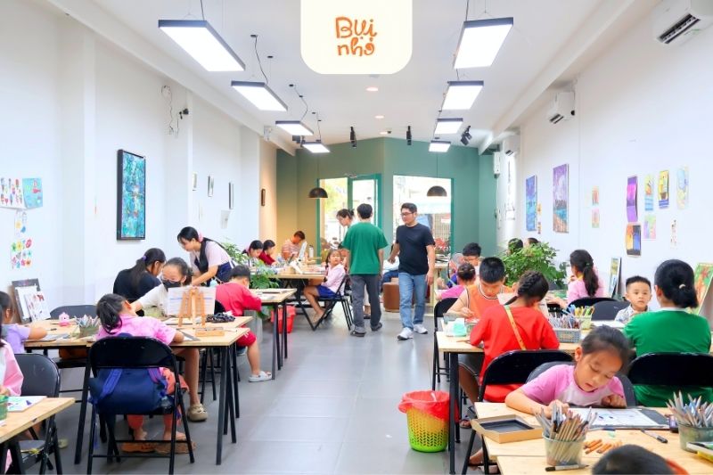 Không gian lớp dạy vẽ cho bé quận gò vấp của Bụi Nhỏ