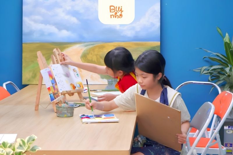 Không gian xưởng vẽ Bụi Nhỏ hiện đại và an toàn